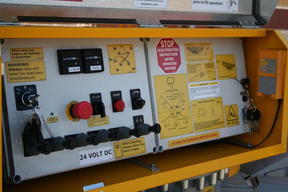 Insulated TrackedLift 2650iRX-46 Kv GMI Control Panel