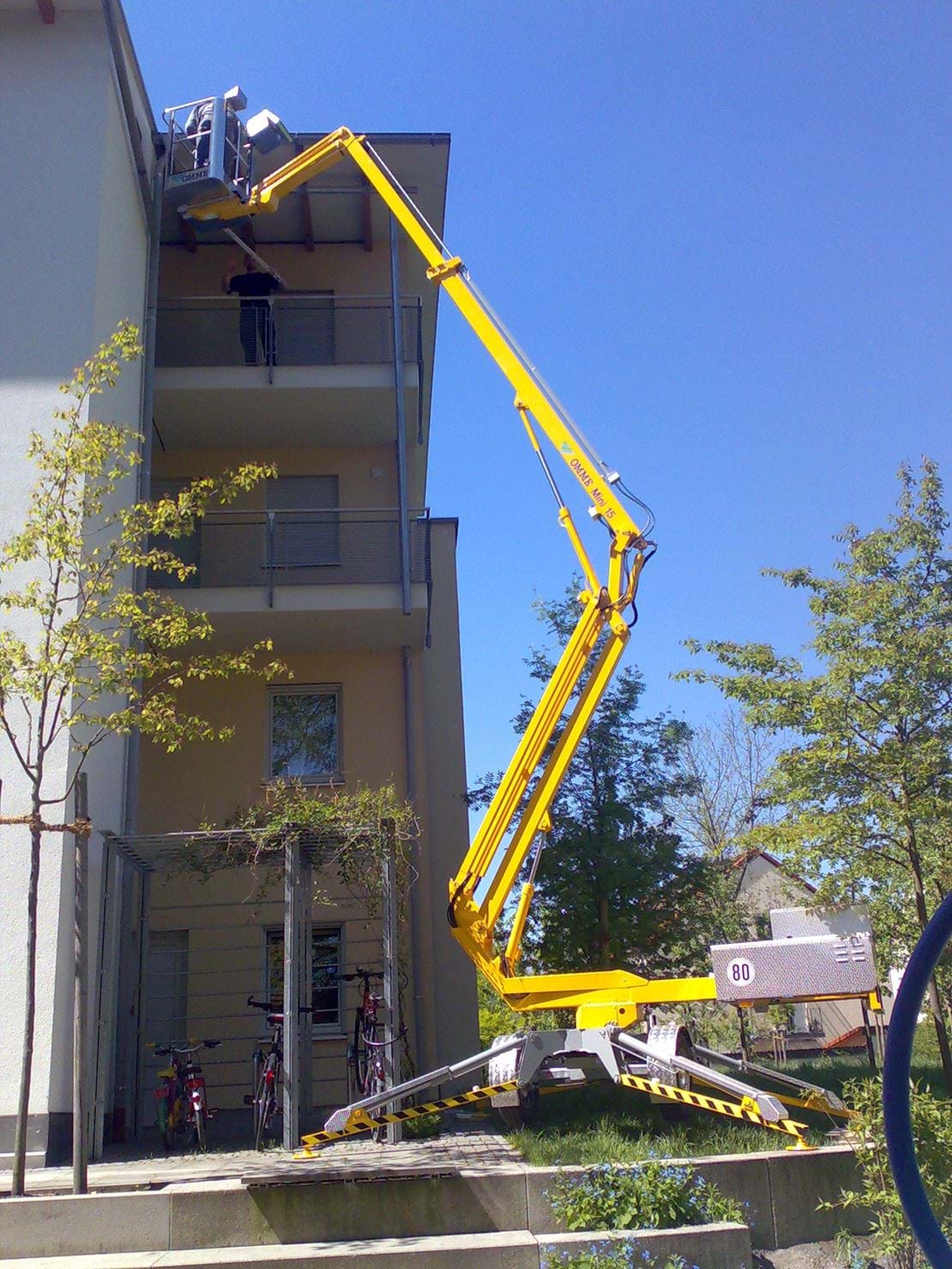 Ommelift Mini 15 EXJ At Outdoor Maintenance