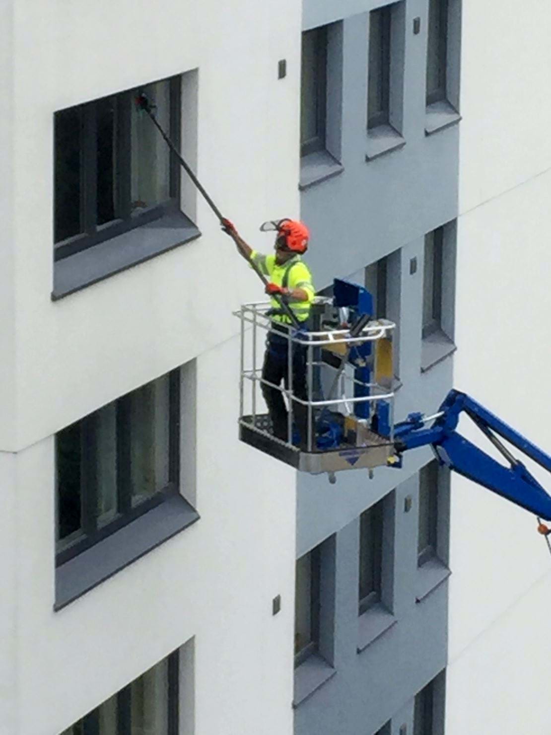 window cleaning_4200RJ.jpg
