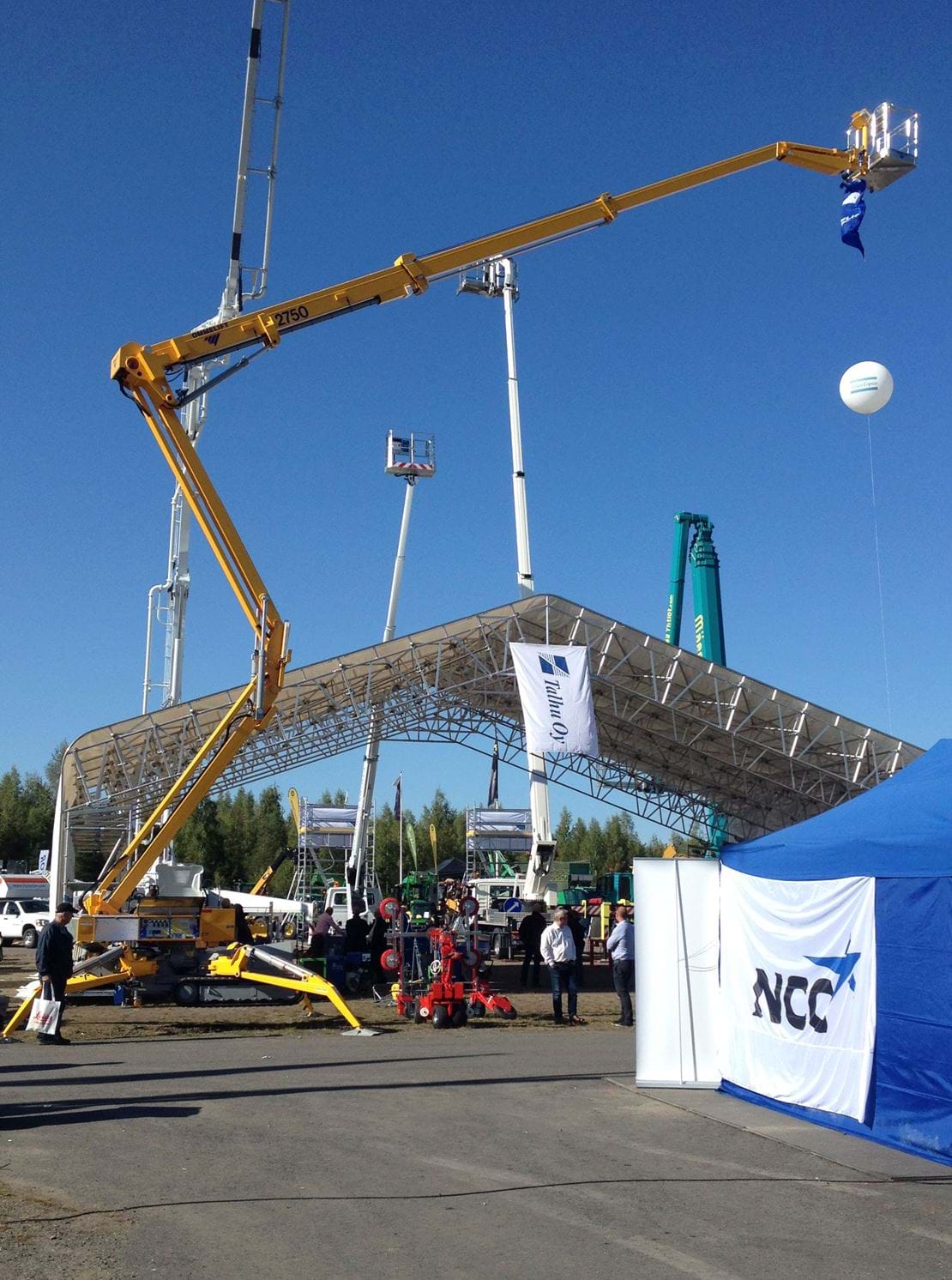 Omme Lift at Maxpo 2015 1.jpg