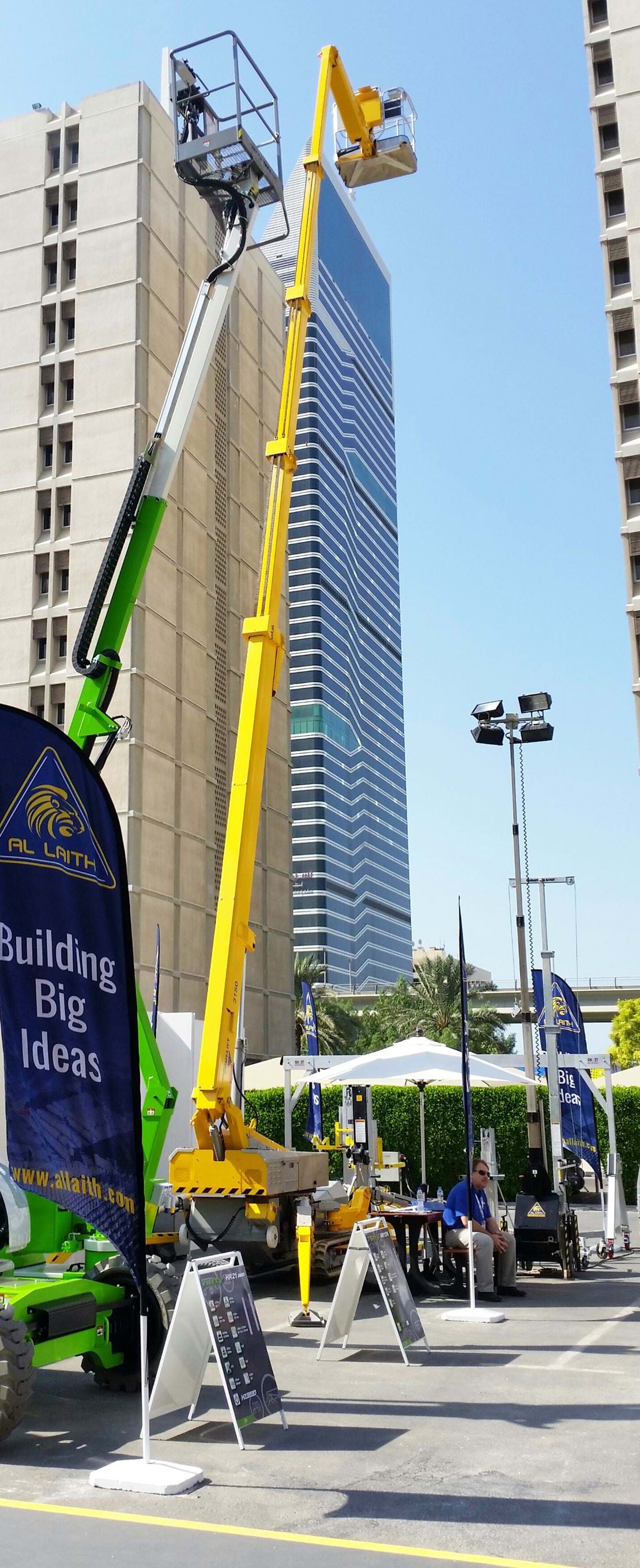Omme Lift at the Big Five in Dubai 2.jpg (1)